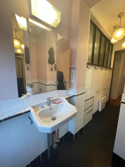 Le Montmorency 41 Authentique Et Cosy Centre Historique Proximite Parking Gratuit Sete Luaran gambar